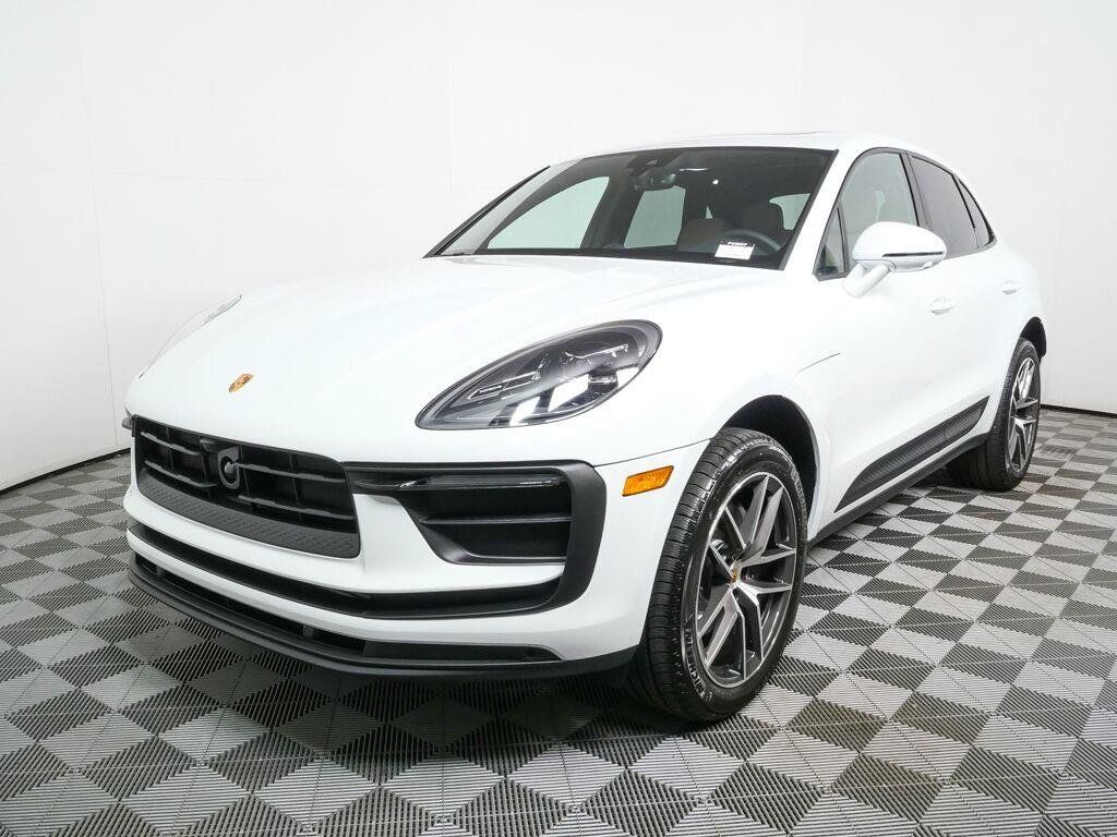 Certified 2026 Porsche Macan AWD/4WD image 1