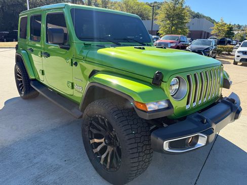 Used 2019 Jeep Wrangler Unlimited Sahara image 6