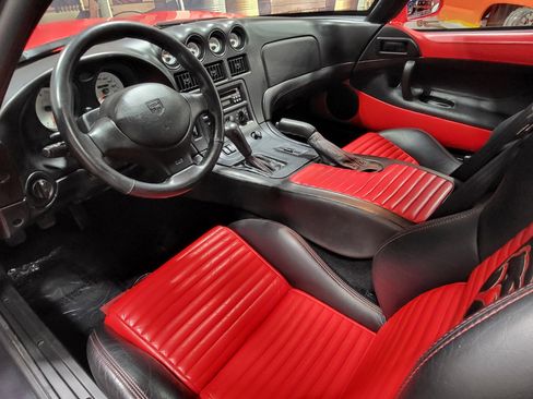Used 1997 Dodge Viper GTS image 8