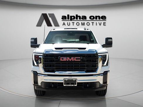Used 2026 GMC Sierra 2500 Pro AWD/4WD image 2