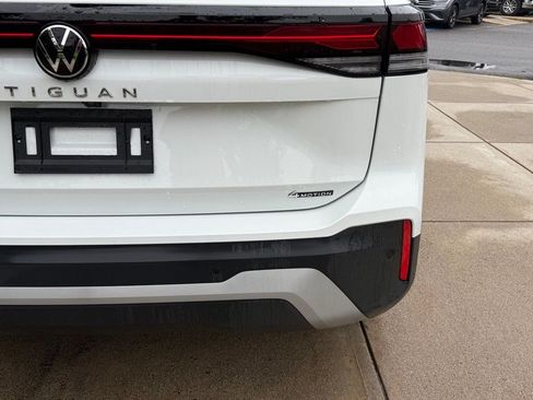 New 2026 Volkswagen Tiguan SE AWD/4WD image 14