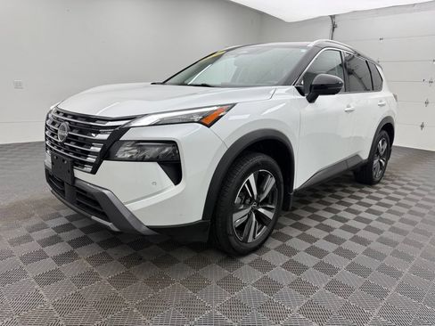 Used 2024 Nissan Rogue SL w/ SL Premium Package AWD/4WD image 14