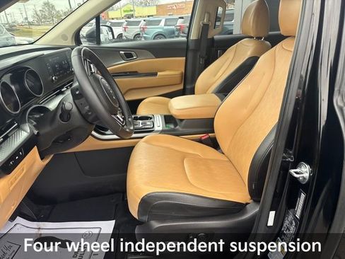 Used 2024 Kia Carnival LX image 13