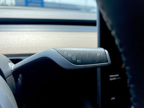 Used 2022 Tesla Model Y Long Range AWD/4WD image 14