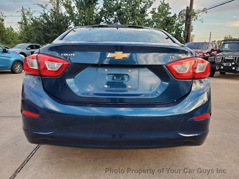 Used 2019 Chevrolet Cruze LT image 17