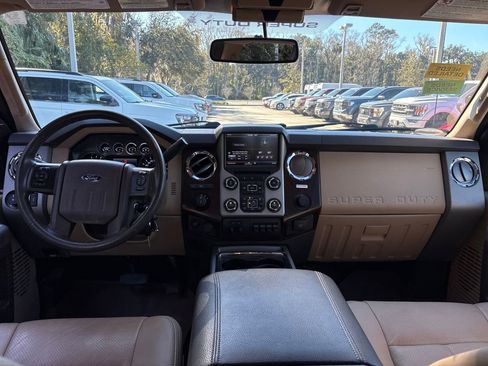 Used 2016 Ford F250 Lariat w/ Lariat Interior Package image 7