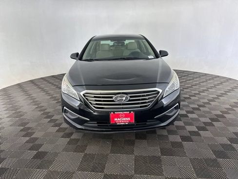 Used 2017 Hyundai Sonata SE FWD image 2