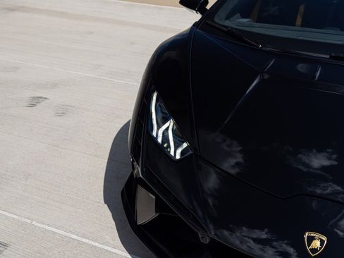 Used 2024 Lamborghini Huracan Tecnica image 12