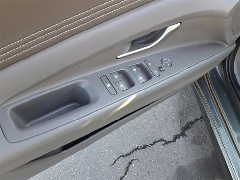 Certified 2025 Hyundai Elantra SEL image 14