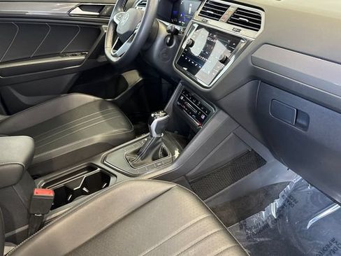 Used 2023 Volkswagen Tiguan SE FWD image 19