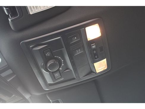 Used 2019 Toyota Tacoma TRD Off-Road image 28