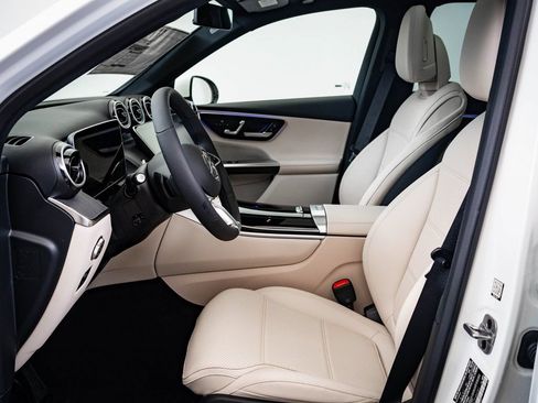Certified 2026 Mercedes-Benz GLC 300 4MATIC image 19