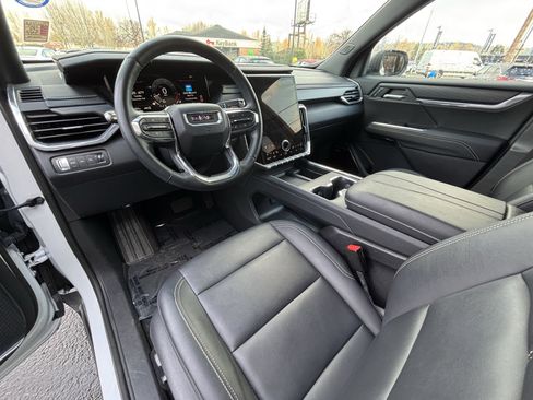 Used 2024 GMC Acadia Elevation image 25