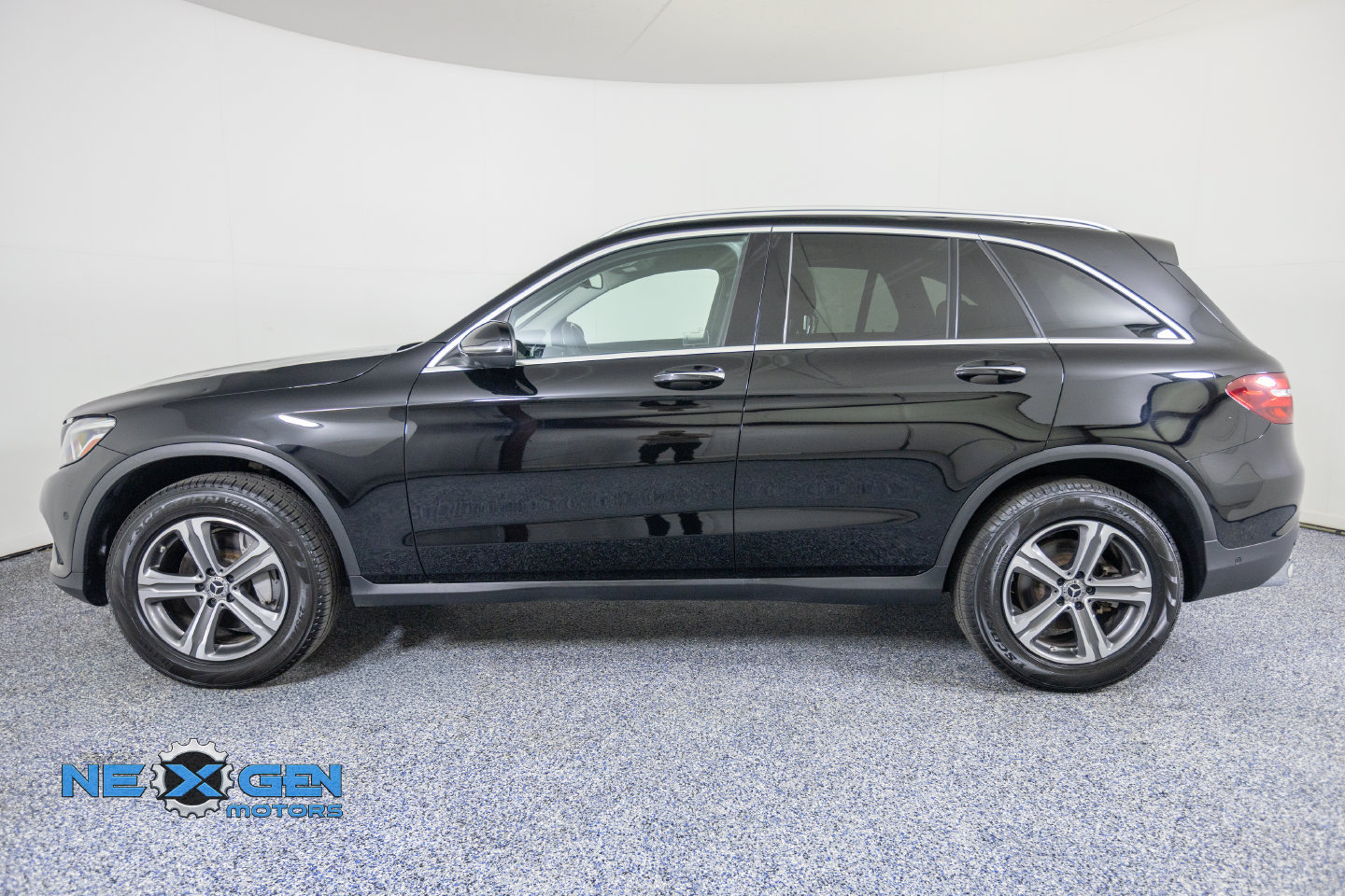 Used 2019 Mercedes-Benz GLC 300 4MATIC image 5