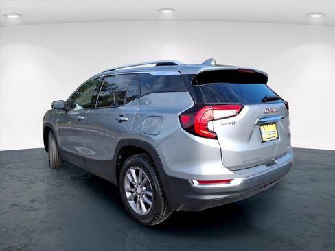 Used 2024 GMC Terrain SLT image 4
