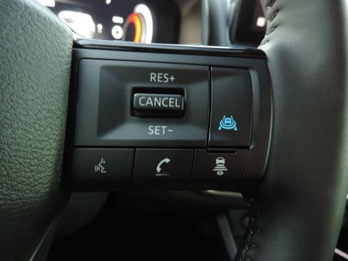 Used 2025 Nissan Rogue SL image 29