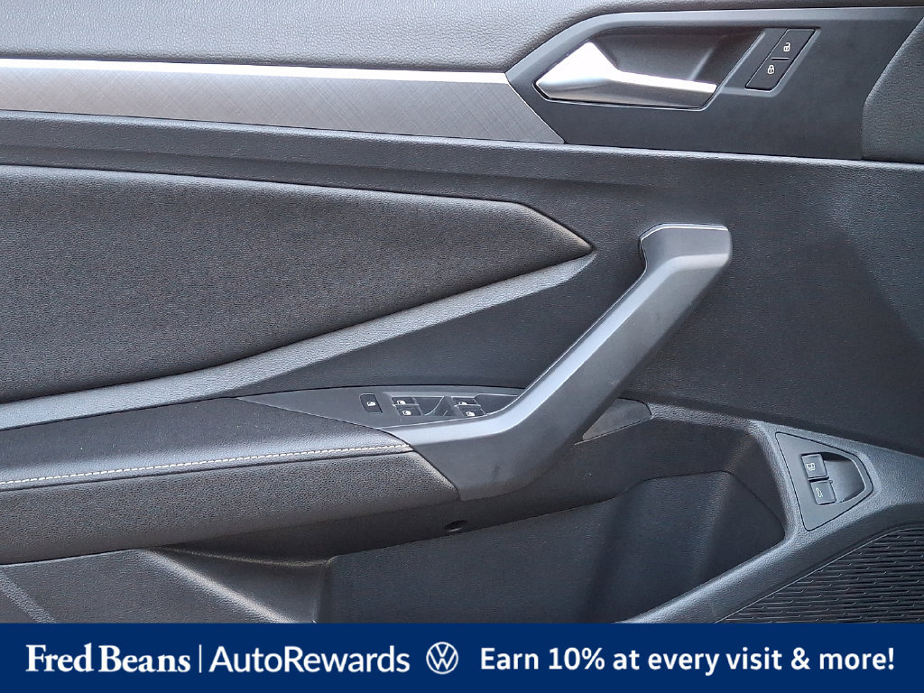 Certified 2022 Volkswagen Jetta SE w/ Panoramic Sunroof Package FWD image 16