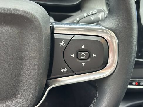 Certified 2026 Volvo XC40 B5 Plus AWD/4WD image 17