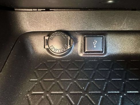 Used 2021 Toyota RAV4 XLE w/ XLE Grade Weather Package AWD/4WD image 26