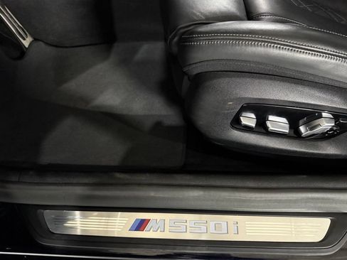 Used 2021 BMW M550i xDrive w/ Executive Package AWD/4WD image 20