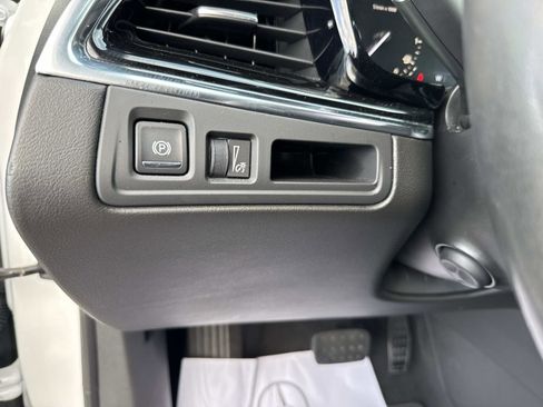 Used 2020 Cadillac XT6 Premium Luxury image 32