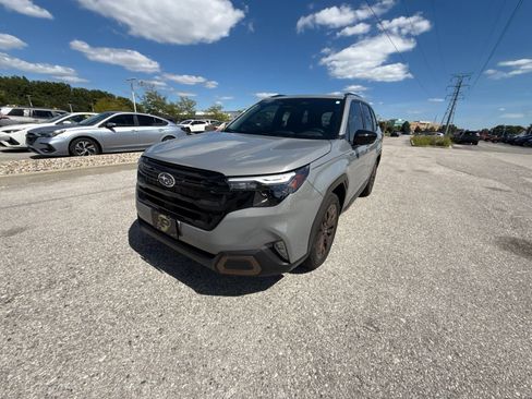 Used 2025 Subaru Forester Sport AWD/4WD image 3