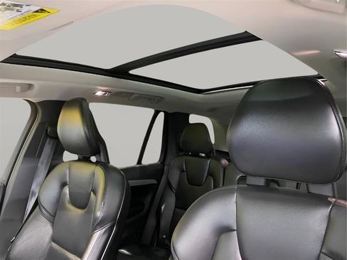 Used 2021 Volvo XC90 T5 Momentum w/ Climate Package image 20