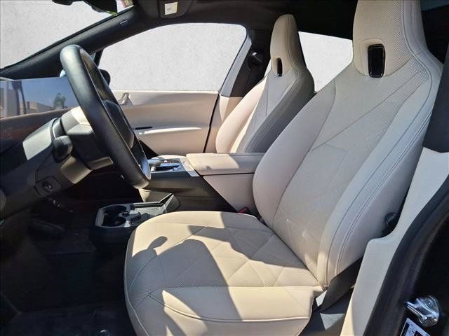 Certified 2024 BMW iX xDrive50 w/ Sport Package AWD/4WD image 17