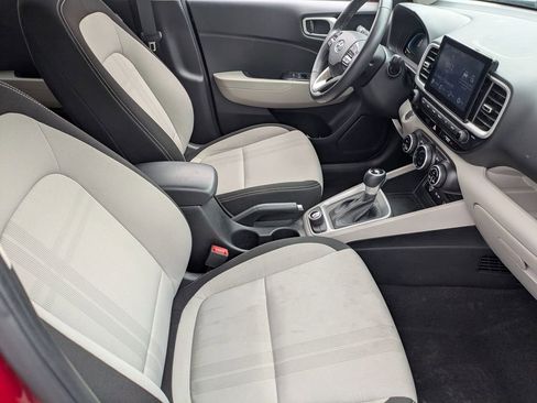 Used 2025 Hyundai Venue SEL FWD image 30