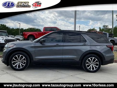Used 2025 Ford Explorer ST-Line w/ Premium Package RWD image 4