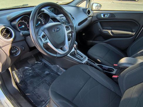 Used 2015 Ford Fiesta SE image 9