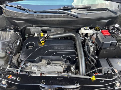 Used 2025 Chevrolet Equinox LT FWD image 32