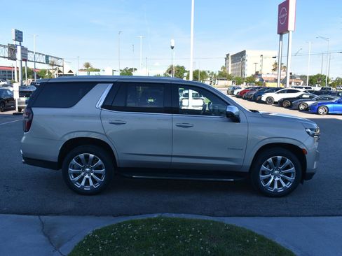 Used 2021 Chevrolet Tahoe Premier w/ Premium Package image 15