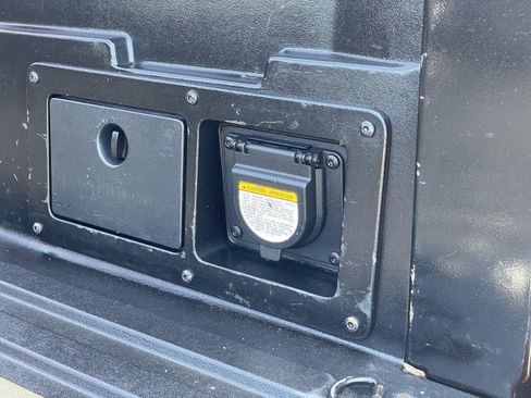 Used 2016 Toyota Tacoma TRD Sport w/ Towing Package RWD image 39