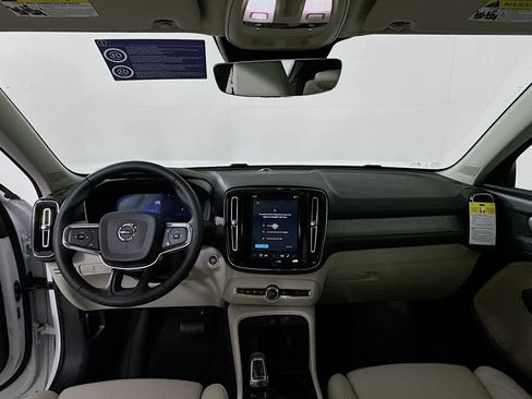 Used 2026 Volvo XC40 B5 Plus w/ Protection Package Premier AWD/4WD image 3