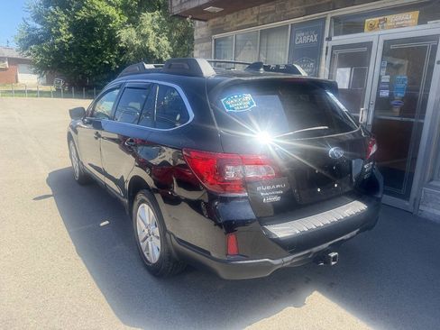 Used 2017 Subaru Outback 2.5i Premium AWD/4WD image 3