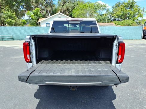 Used 2019 GMC Sierra 1500 SLT w/ SLT Premium Plus Package AWD/4WD image 18