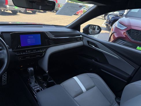 Used 2025 Toyota Camry SE w/ Convenience Package AWD/4WD image 17