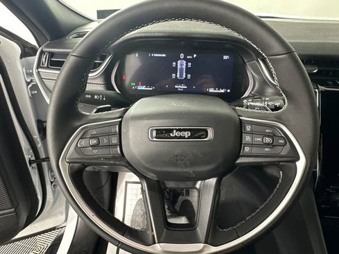 New 2025 Jeep Grand Cherokee Altitude image 26