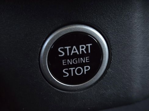 Used 2023 Nissan Rogue S image 29