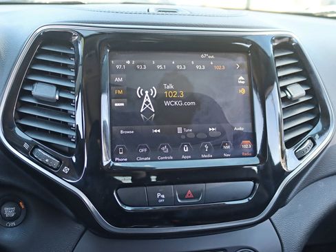 Used 2019 Jeep Cherokee Limited image 20