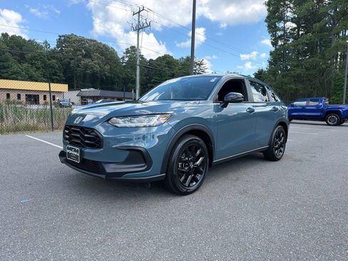 Used 2025 Honda HR-V Sport image 2