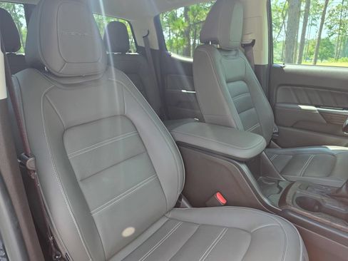 Used 2022 GMC Canyon Denali RWD image 25