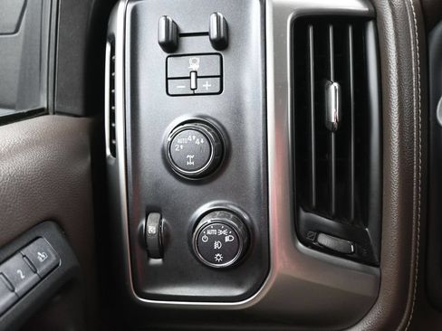 Used 2018 Chevrolet Silverado 1500 LTZ w/ Texas Edition AWD/4WD image 21