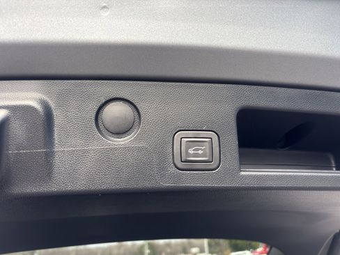 Certified 2025 Chevrolet Equinox LT w/ Convenience Package II image 10