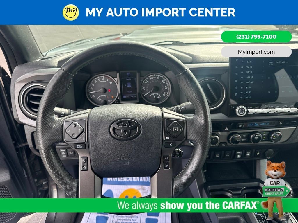 Used 2018 Toyota Tacoma TRD Sport AWD/4WD image 15