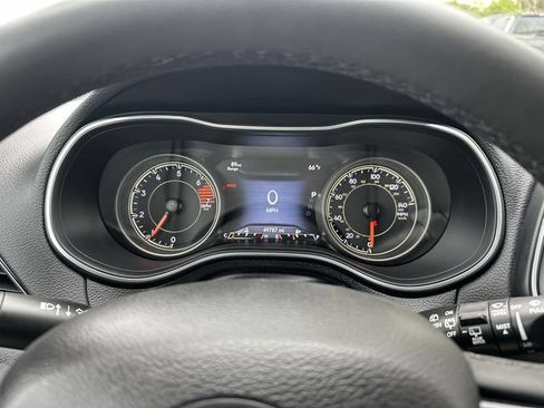 Used 2023 Jeep Cherokee Altitude Lux AWD/4WD image 13