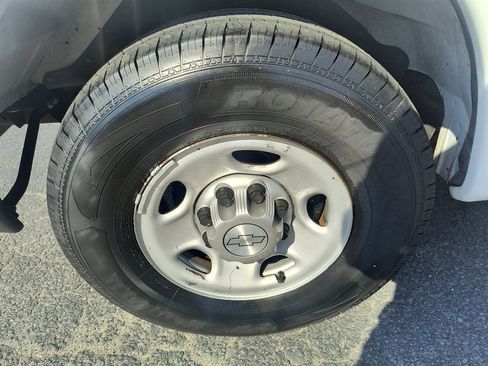 Used 2015 Chevrolet Express 2500 RWD image 9