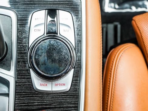 Used 2019 BMW 750i xDrive w/ Executive Package image 23