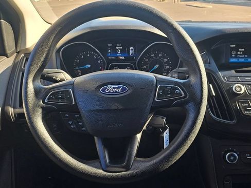 Used 2017 Ford Focus SE FWD image 29